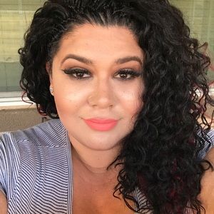 Meet your Posher, Jennine